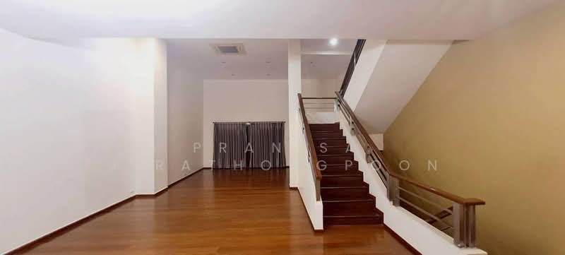 Lotus Point เอกมัย ซอย.10, Bangkok, Phra Kanong Nua, Watthana, Bangkok, 4 Bedrooms, 450 sqm, Townhouse For Rent, by Pranisa Jirathongpoon, 500355302 - DDproperty.com