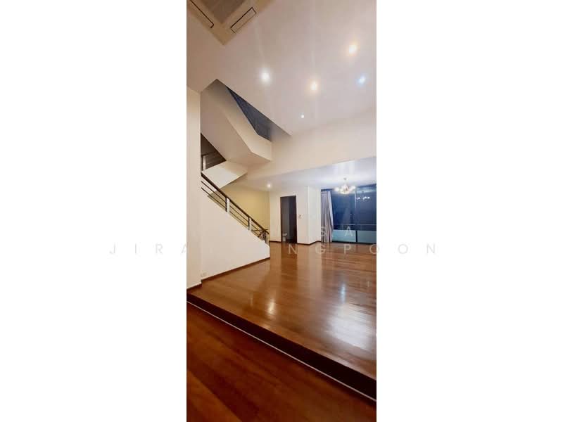 Lotus Point เอกมัย ซอย.10, Bangkok, Phra Kanong Nua, Watthana, Bangkok, 4 Bedrooms, 450 sqm, Townhouse For Rent, by Pranisa Jirathongpoon, 500355302 - DDproperty.com