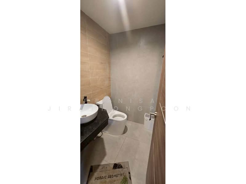 Baan Klang Muang Mengjai Ratchada 2, Bangkok, Soi Sahakanpramoon, Wang Thonglang, Bangkok, 3 Bedrooms, 200 sqm, Townhouse For Rent, by Pranisa Jirathongpoon, 500355315 - DDproperty.com
