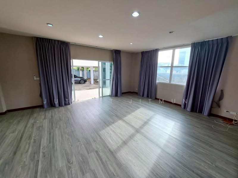 บ้านเดี่ยว ซอยรามอินทรา 5, กรุงเทพ, อนุสาวรีย์, บางเขน, กรุงเทพ, 800 ตร.ม., บ้านเดี่ยว ขาย, โดย Jutarat Jitmun, 500355331 - DDproperty.com