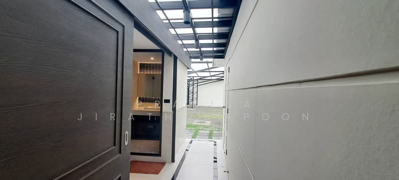 Homeoffice ทำเลดีสุดปัง ย่านลาดพร้าว 71, Bangkok, Lat Phrao, Bangkok, 5 Bedrooms, 800 sqm, Single Detached House For Rent, by Pranisa Jirathongpoon, 500355339 - DDproperty.com