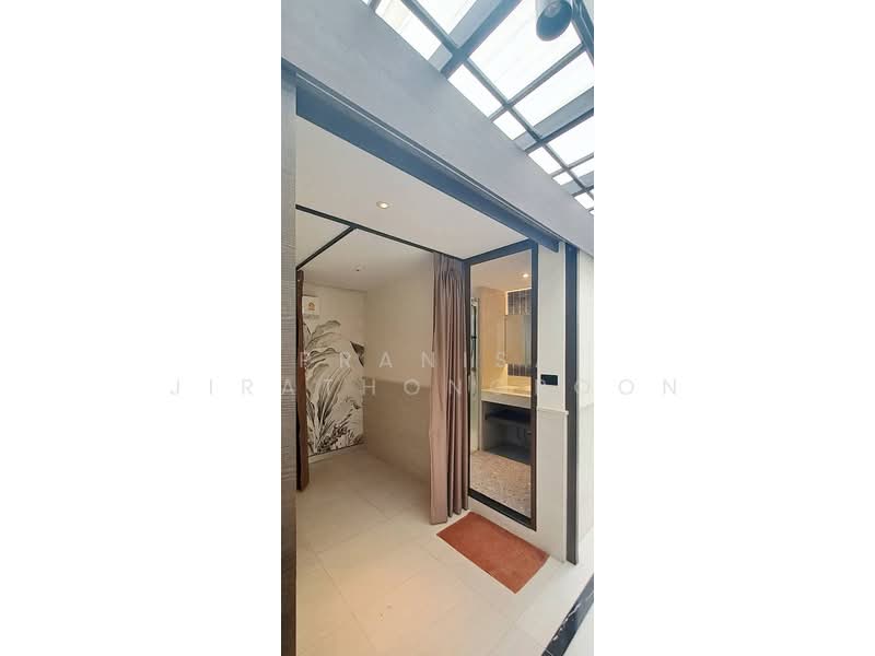 Homeoffice ทำเลดีสุดปัง ย่านลาดพร้าว 71, Bangkok, Lat Phrao, Bangkok, 5 Bedrooms, 800 sqm, Single Detached House For Rent, by Pranisa Jirathongpoon, 500355339 - DDproperty.com