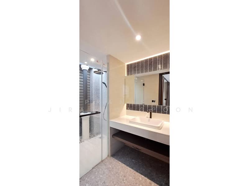 Homeoffice ทำเลดีสุดปัง ย่านลาดพร้าว 71, Bangkok, Lat Phrao, Bangkok, 5 Bedrooms, 800 sqm, Single Detached House For Rent, by Pranisa Jirathongpoon, 500355339 - DDproperty.com