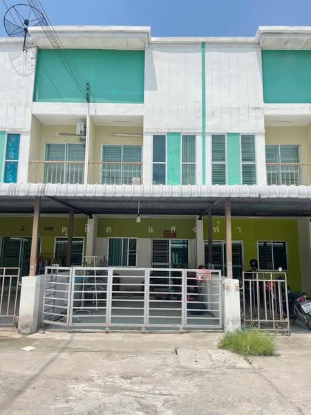 ขายทาวน์โฮม ม.เดอะวิลเลจหนองค้อ ศรีราชา, Chon Buri (Pattaya), Surasak, Si Racha, Chon Buri (Pattaya), 2 Bedrooms, 60 sqm, Townhouse For Sale, by Dusit Saengfa, 500355404 - DDproperty.com