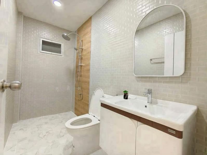 ขายบ้านรีโนเวทใหม่ ม.ลัดดารมย์ ใกล้เทศบาลสุรศ้กดิ์ ศรีราชา, Chon Buri (Pattaya), Surasak, Si Racha, Chon Buri (Pattaya), 3 Bedrooms, 150 sqm, Single Detached House For Sale, by Dusit Saengfa, 500355416 - DDproperty.com