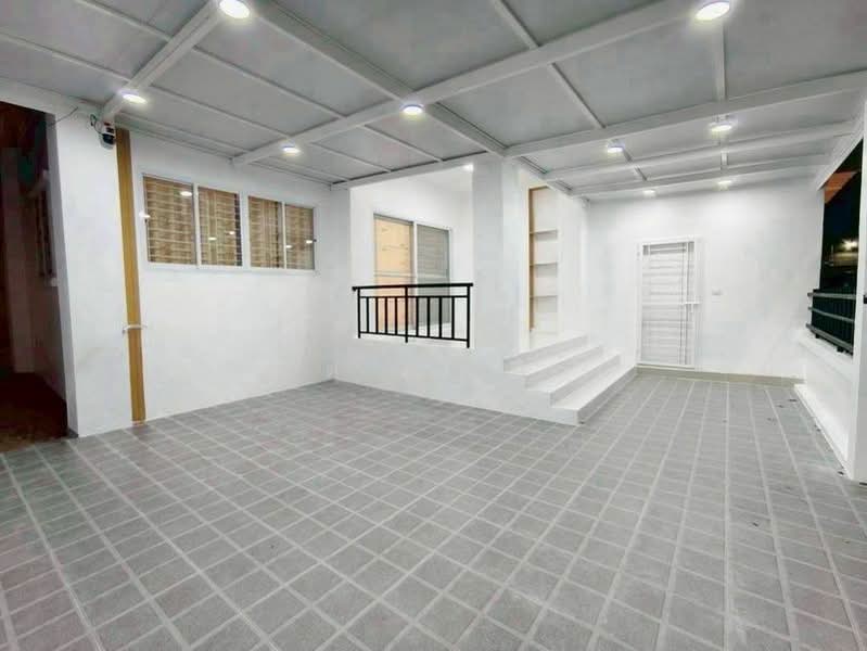ขายบ้านรีโนเวทใหม่ ม.ลัดดารมย์ ใกล้เทศบาลสุรศ้กดิ์ ศรีราชา, Chon Buri (Pattaya), Surasak, Si Racha, Chon Buri (Pattaya), 3 Bedrooms, 150 sqm, Single Detached House For Sale, by Dusit Saengfa, 500355416 - DDproperty.com