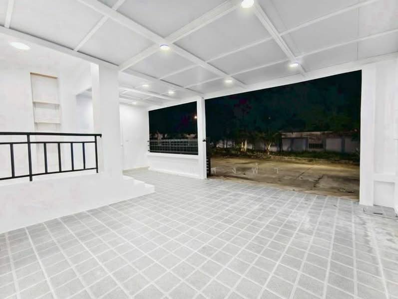 ขายบ้านรีโนเวทใหม่ ม.ลัดดารมย์ ใกล้เทศบาลสุรศ้กดิ์ ศรีราชา, ชลบุรี, สุรศักดิ์, ศรีราชา, ชลบุรี, 150 ตร.ม., บ้านเดี่ยว ขาย, โดย ดุสิต แสงฟ้า, 500355416 - DDproperty.com