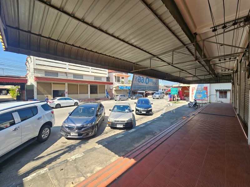 For Rent – 3-Storey Commercial Building in Nakhon Chum, Kamphaeng Phet Province, Kamphaeng Phet, ศรีรัฐ, Nakhon Chum, Muang Kamphaeng Phet, Kamphaeng Phet, , 200 sqm, Shophouse For Rent, by Wichsuda Kuptawatin, 500355417 - DDproperty.com