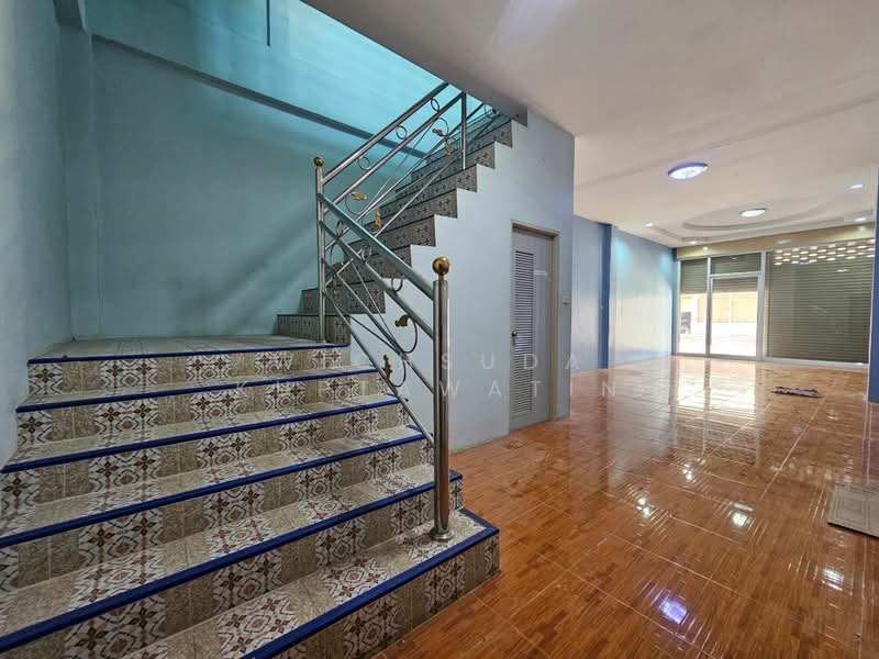 For Rent – 3-Storey Commercial Building in Nakhon Chum, Kamphaeng Phet Province, Kamphaeng Phet, ศรีรัฐ, Nakhon Chum, Muang Kamphaeng Phet, Kamphaeng Phet, , 200 sqm, Shophouse For Rent, by Wichsuda Kuptawatin, 500355417 - DDproperty.com