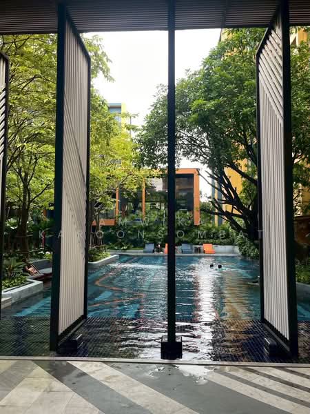 The Base Sukhumvit 50, Bangkok, Soi Roem Charoen 1, Sukhumvit 50 Road, Phra Kanong, Khlong Toei, Bangkok, 2 Bedrooms, 36 sqm, Condo For Rent, by Amwika Karoonsombat, 500355421 - DDproperty.com