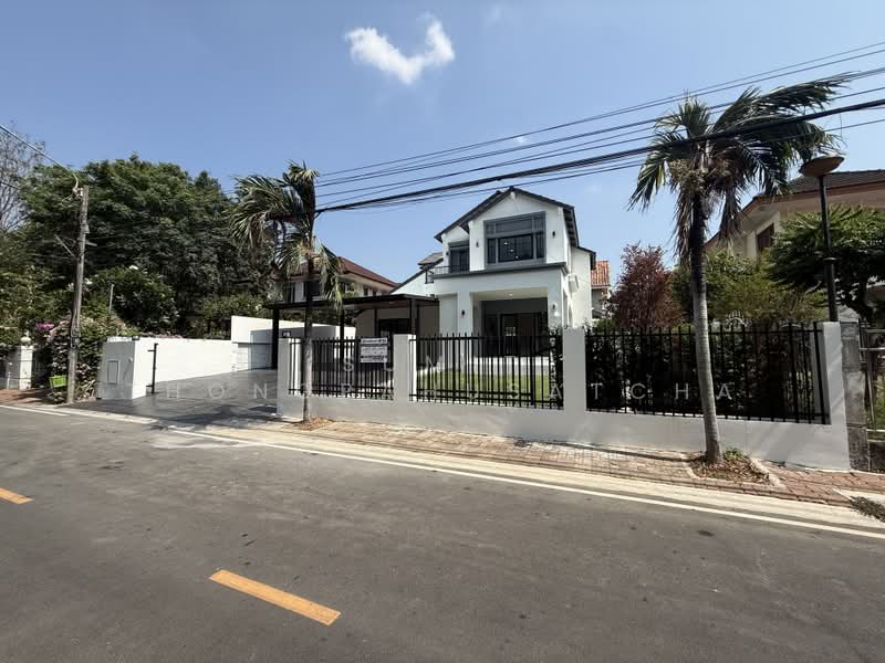 Ladawan Pinklao-Borommaratchachonnani, Bangkok, Borommaratchachonnani Road, Sala Thammasop, Thawi Watthana, Bangkok, 4 Bedrooms, 350 sqm, Single Detached House For Sale, by Sumit Thongpahusatcha, 500355422 - DDproperty.com
