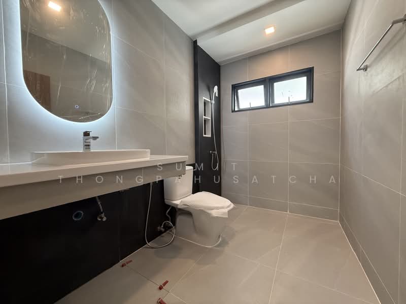 Ladawan Pinklao-Borommaratchachonnani, Bangkok, Borommaratchachonnani Road, Sala Thammasop, Thawi Watthana, Bangkok, 4 Bedrooms, 350 sqm, Single Detached House For Sale, by Sumit Thongpahusatcha, 500355422 - DDproperty.com