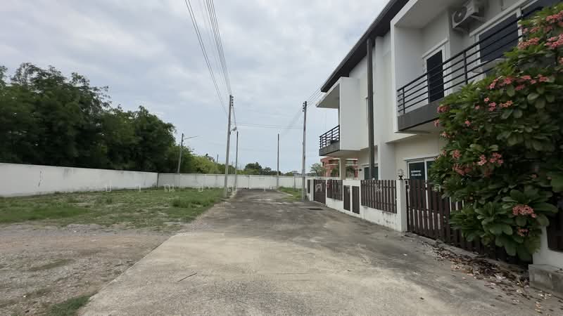 ขายยกโครงการ ที่ดินพร้อมบ้านแฝด ริมถนนเพชรเกษม ใจกลางเมืองปราณบุรี, Prachuap Khiri Khan, เพชรเกษม, Khao Noi, Pran Buri, Prachuap Khiri Khan, , 1,316 sqm, Land For Sale, by ปาณชญา ศรีนวล, 500355428 - DDproperty.com
