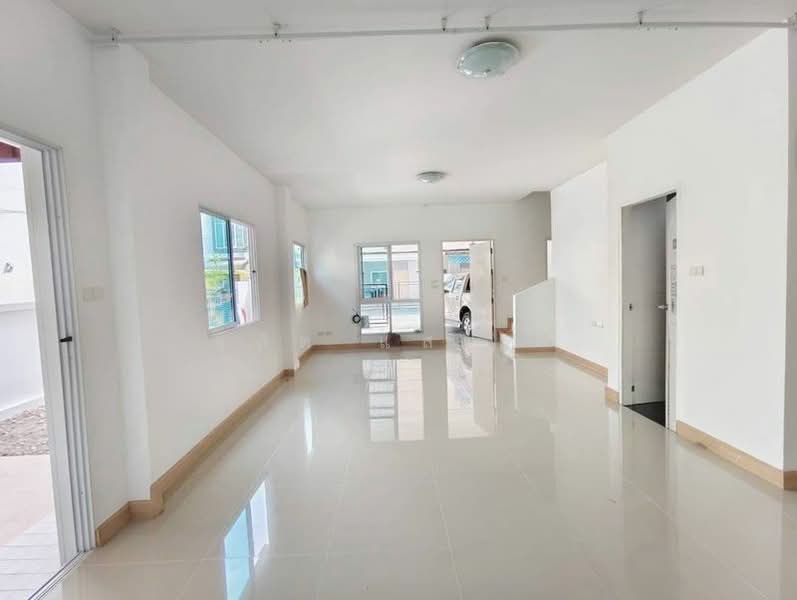 ขายบ้านแฝด ม.ธาดาทาวน์ออร่า หนองค้อ ศรีราชา, Chon Buri (Pattaya), Surasak, Si Racha, Chon Buri (Pattaya), 3 Bedrooms, 120 sqm, Semi-Detached House (Twin House) For Sale, by Dusit Saengfa, 500355434 - DDproperty.com