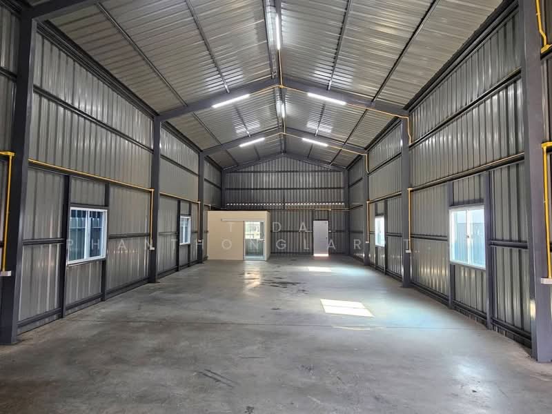 Warehouse and Office for Rent in Ladprao, Chokchai 4 Area, Bangkok, Lat Phrao, Bangkok, , 327 sqm, Warehouse/Factory For Rent, by Tida phanthonglarptawee, 500355435 - DDproperty.com