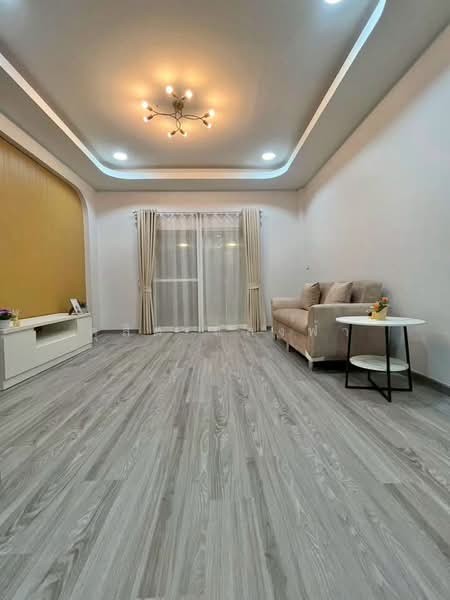 ขายทาวน์โฮมรีโนเวทใหม่ ม.โกลเด้นท์เพลส เครือสหพัฒน์ ศรีราชา, Chon Buri (Pattaya), Bueng, Si Racha, Chon Buri (Pattaya), 2 Bedrooms, 65 sqm, Townhouse For Sale, by Dusit Saengfa, 500355448 - DDproperty.com