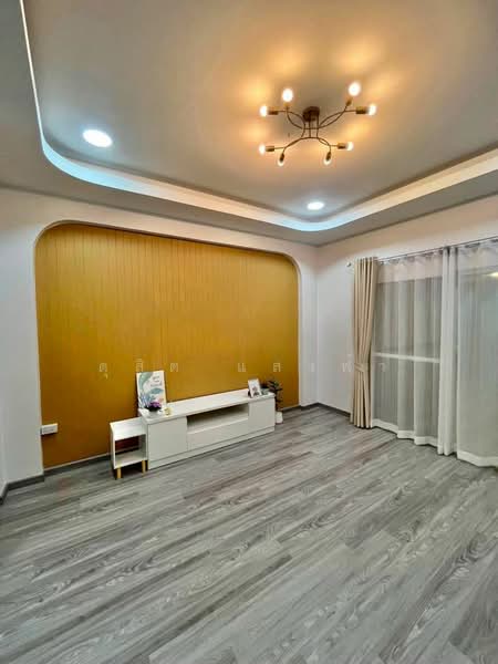 ขายทาวน์โฮมรีโนเวทใหม่ ม.โกลเด้นท์เพลส เครือสหพัฒน์ ศรีราชา, Chon Buri (Pattaya), Bueng, Si Racha, Chon Buri (Pattaya), 2 Bedrooms, 65 sqm, Townhouse For Sale, by Dusit Saengfa, 500355448 - DDproperty.com