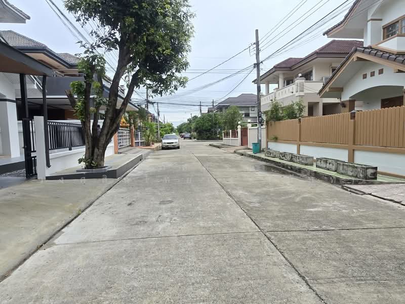 Flora Ville Park City Suwinthawong, Bangkok, Suwinthawong Road, Lam Phak Chi, Nong Chok, Bangkok, 3 Bedrooms, 200 sqm, Single Detached House For Sale, by นภัสศรณ์ วงศ์สินไทยกร (นันท์), 500355480 - DDproperty.com
