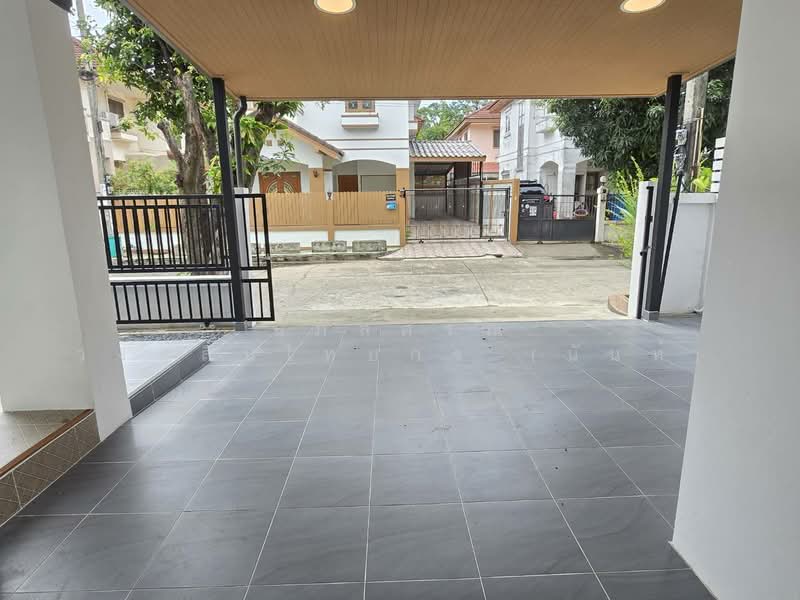 Flora Ville Park City Suwinthawong, Bangkok, Suwinthawong Road, Lam Phak Chi, Nong Chok, Bangkok, 3 Bedrooms, 200 sqm, Single Detached House For Sale, by นภัสศรณ์ วงศ์สินไทยกร (นันท์), 500355480 - DDproperty.com