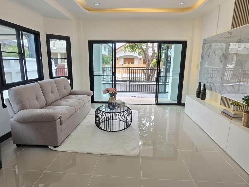 Flora Ville Park City Suwinthawong, Bangkok, Suwinthawong Road, Lam Phak Chi, Nong Chok, Bangkok, 3 Bedrooms, 200 sqm, Single Detached House For Sale, by นภัสศรณ์ วงศ์สินไทยกร (นันท์), 500355480 - DDproperty.com