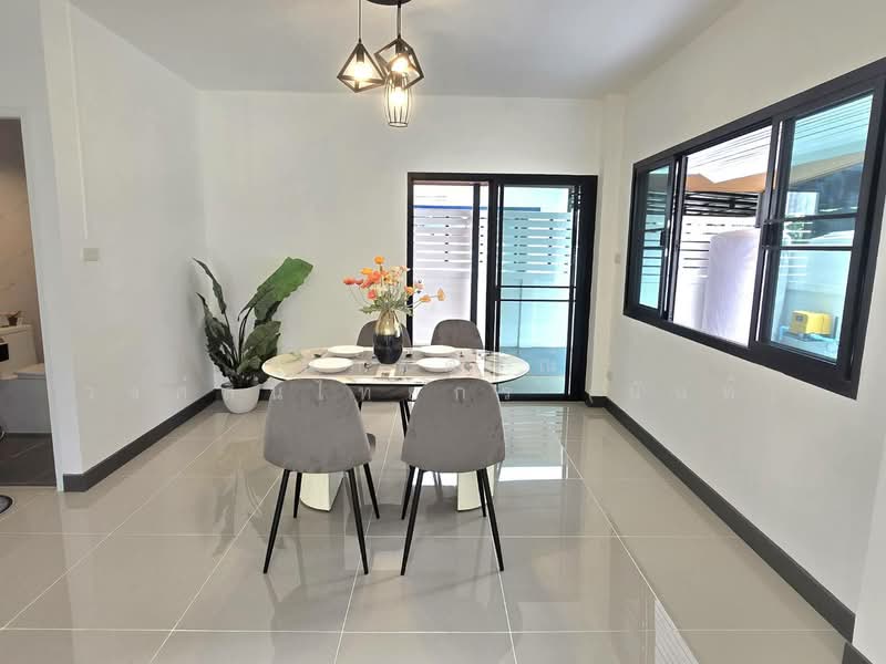 Flora Ville Park City Suwinthawong, Bangkok, Suwinthawong Road, Lam Phak Chi, Nong Chok, Bangkok, 3 Bedrooms, 200 sqm, Single Detached House For Sale, by นภัสศรณ์ วงศ์สินไทยกร (นันท์), 500355480 - DDproperty.com