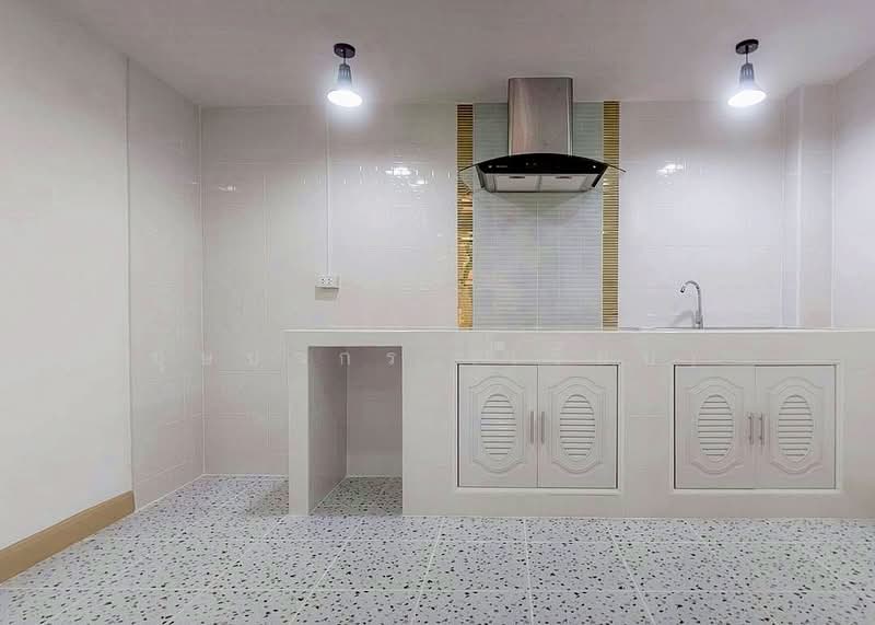 Ban Rom Ngao Mai, Nonthaburi, Soi Ban Rom Ngao Mai, Bang Khu Rat, Bang Bua Thong, Nonthaburi, 2 Bedrooms, 110 sqm, Townhouse For Sale, by บุษบากร (เจี๊ยบ), 500355568 - DDproperty.com