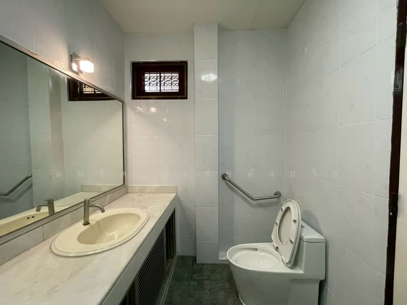 Naphalai Village, Bangkok, Soi Naphalai 1, Bang Na, Bangkok, 3 Bedrooms, 250 sqm, Single Detached House For Rent, by Monchit Surachaidunthavin, 500355636 - DDproperty.com