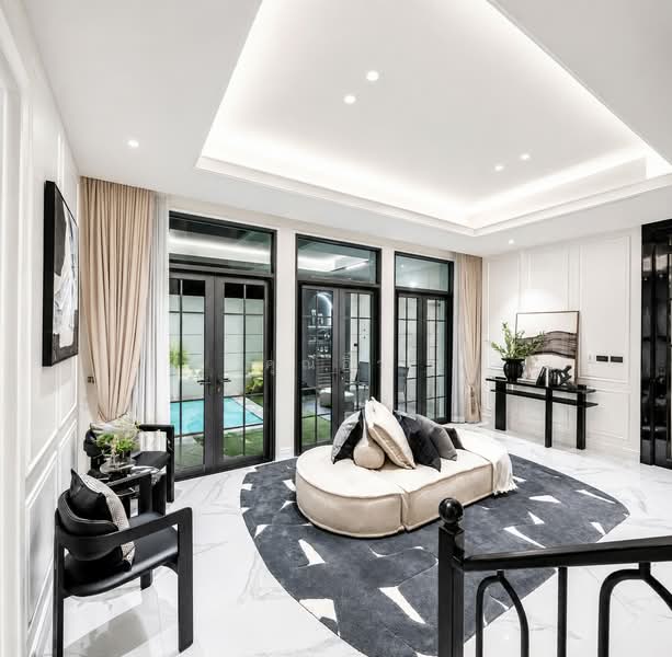 The Boulevard Ekkamai, Bangkok, 98 Soi Prasertdee, Khlong Tan Nua, Watthana, Bangkok, 4 Bedrooms, 500 sqm, Single Detached House For Sale, by คุณอิ๋ว, 500355655 - DDproperty.com