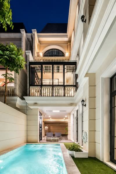 The Boulevard Ekkamai, Bangkok, 98 Soi Prasertdee, Khlong Tan Nua, Watthana, Bangkok, 4 Bedrooms, 500 sqm, Single Detached House For Sale, by คุณอิ๋ว, 500355655 - DDproperty.com