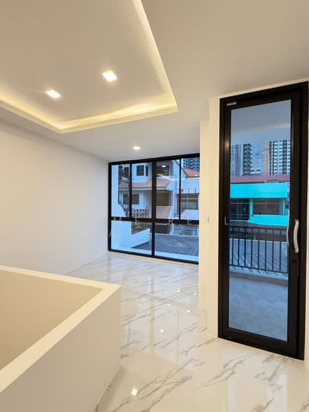 ทาวน์โฮม ทัพยา, Chon Buri (Pattaya), Bang Lamung, Bang Lamung (Pattaya), Chon Buri (Pattaya), 4 Bedrooms, 270 sqm, Townhouse For Sale, by HOME Real Estate Service, 500355668 - DDproperty.com