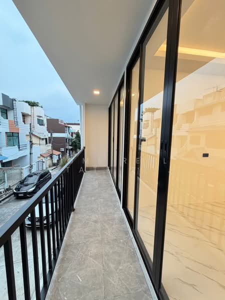 ทาวน์โฮม ทัพยา, ชลบุรี, บางละมุง, ชลบุรี, 270 ตร.ม., ทาวน์เฮ้าส์ ขาย, โดย HOME Real Estate Service, 500355668 - DDproperty.com