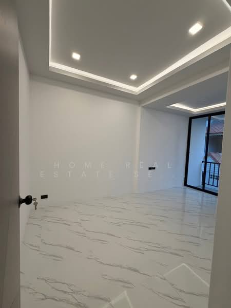 ทาวน์โฮม ทัพยา, Chon Buri (Pattaya), Bang Lamung, Bang Lamung (Pattaya), Chon Buri (Pattaya), 4 Bedrooms, 270 sqm, Townhouse For Sale, by HOME Real Estate Service, 500355668 - DDproperty.com