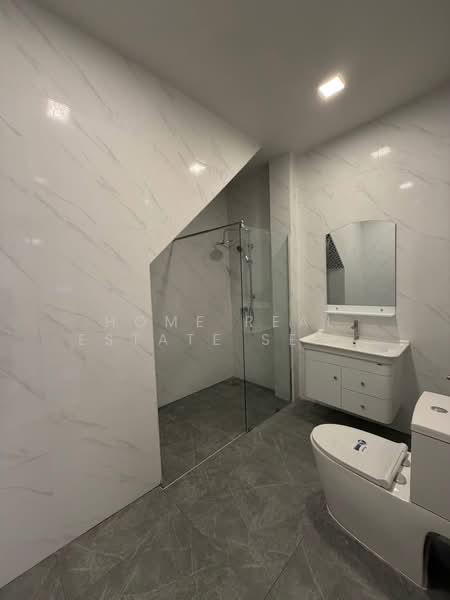 ทาวน์โฮม ทัพยา, Chon Buri (Pattaya), Bang Lamung, Bang Lamung (Pattaya), Chon Buri (Pattaya), 4 Bedrooms, 270 sqm, Townhouse For Sale, by HOME Real Estate Service, 500355668 - DDproperty.com