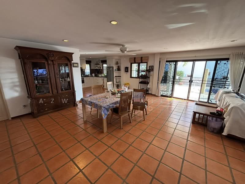 Rare 5BR Pool Villa in Summerland Village Hua Hin | Unique Family Home, Prachuap Khiri Khan, Hua Hin, Prachuap Khiri Khan, 5 Bedrooms, 180 sqm, Villa For Sale, by Fazwaz (Thailand) Co., Ltd., 500355727 - DDproperty.com