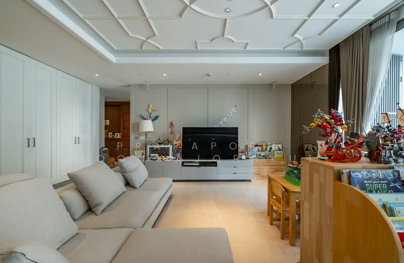 Saladaeng Residences, Bangkok, 29/1 North Sathorn Road, Silom, Bang Rak, Bangkok, 3 Bedrooms, 162 sqm, Condo For Sale, by Prapaporn Boonkajonkul, 500355777 - DDproperty.com