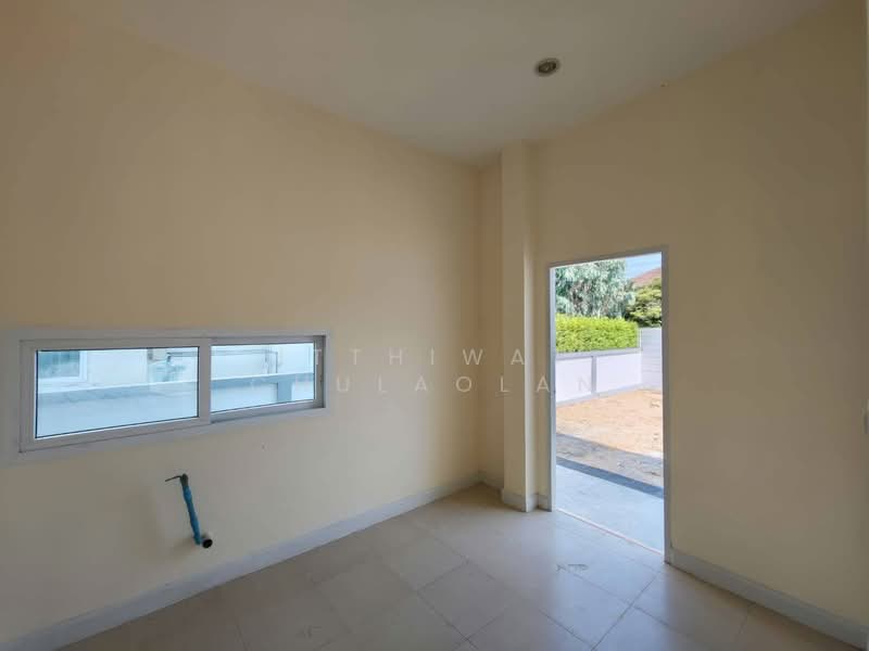 Baan Ratchaphruek Ramkhamhaeng-Suwinthawong, Bangkok, Suwinthawong Road, Saen Sab, Min Buri, Bangkok, 3 Bedrooms, 200 sqm, Single Detached House For Sale, by Itthiwat Chulaolan, 500355780 - DDproperty.com