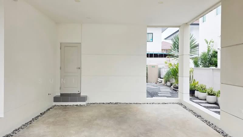 Centro Rama 9-Motorway, Bangkok, Rural Development 3 Road, Khlong Song Ton Nun, Lat Krabang, Bangkok, 4 Bedrooms, 164 sqm, Single Detached House For Sale, by Sunitra Sachdev, 500355826 - DDproperty.com