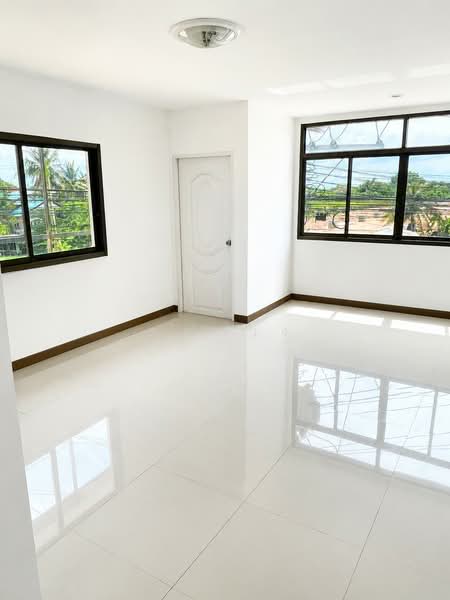 ขายอาคารพาณิชย์ 3 ชั้น บ้านเกาะ อ.เมือง สมุทรสาคร ติดถนนใหญ่สวนส้ม พร้อมอยู่ เหมาะค้าขาย, สมุทรสาคร, บ้านเกาะ, เมืองสมุทรสาคร, สมุทรสาคร, 144 ตร.ม., ตึกแถว-อาคารพาณิชย์ ขาย, โดย คุณกวง, 500355839 - DDproperty.com