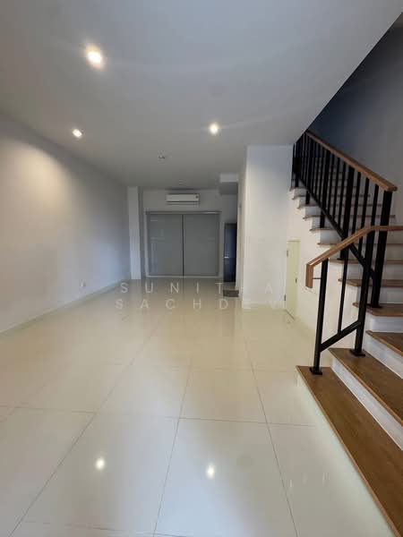 Baan Klang Mueang Bangna-Wongwaen, Samut Prakan, Bangphli Yai, Bang Plee, Samut Prakan, 3 Bedrooms, 152 sqm, Townhouse For Rent, by Sunitra Sachdev, 500355842 - DDproperty.com