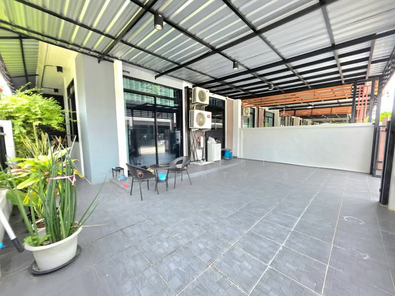 หมู่บ้านเดอะเซ็นทรัล ทาวน์2 บึง-ศรีราชา ชลบุรี, Chon Buri (Pattaya), Bueng, Si Racha, Chon Buri (Pattaya), 2 Bedrooms, 150 sqm, Townhouse For Sale, by The Best Property สุ, 500355845 - DDproperty.com