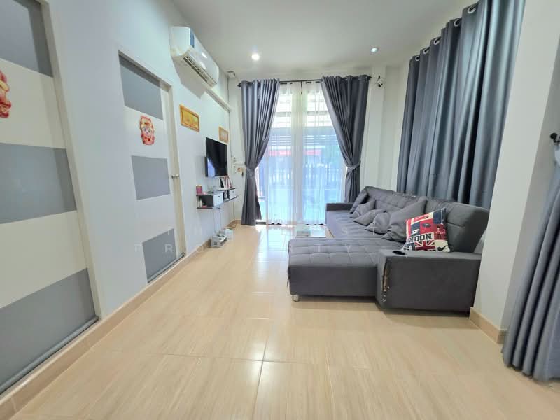 หมู่บ้านเดอะเซ็นทรัล ทาวน์2 บึง-ศรีราชา ชลบุรี, Chon Buri (Pattaya), Bueng, Si Racha, Chon Buri (Pattaya), 2 Bedrooms, 150 sqm, Townhouse For Sale, by The Best Property สุ, 500355845 - DDproperty.com