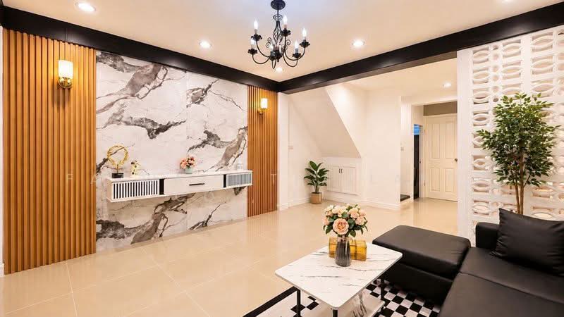 Hot Price Renovated 2BR Townhouse in Nong Prue Pattaya | Ready to Move, Chon Buri (Pattaya), Nong Pru, Bang Lamung (Pattaya), Chon Buri (Pattaya), 2 Bedrooms, 64 sqm, Townhouse For Sale, by Fazwaz (Thailand) Co., Ltd., 500355922 - DDproperty.com