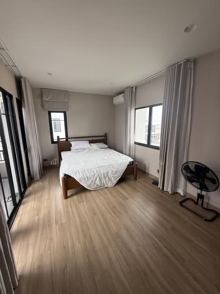 Baan Nara Wongwaen-Ramintra, Bangkok, Kanchanaphisek Parallel Road, Tha Rang, Bang Khen, Bangkok, 4 Bedrooms, 299 sqm, Single Detached House For Sale, by ณัฎฐ์ ยศขุน, 500355932 - DDproperty.com