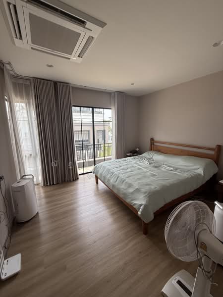 Baan Nara Wongwaen-Ramintra, Bangkok, Kanchanaphisek Parallel Road, Tha Rang, Bang Khen, Bangkok, 4 Bedrooms, 299 sqm, Single Detached House For Sale, by ณัฎฐ์ ยศขุน, 500355932 - DDproperty.com