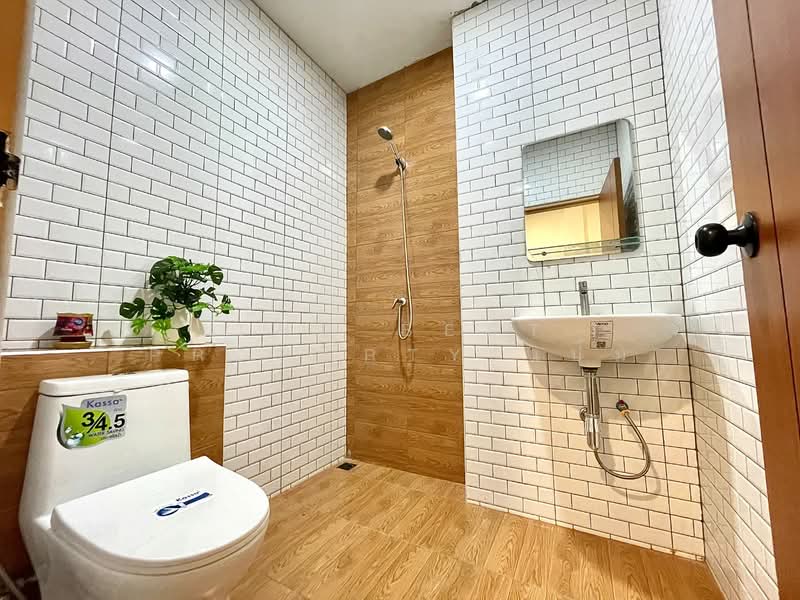 หมู่บ้านอุดมสุข ศรีราชา, Chon Buri (Pattaya), Surasak, Si Racha, Chon Buri (Pattaya), 2 Bedrooms, 80 sqm, Townhouse For Sale, by The Best Property แป๋ม, 500355942 - DDproperty.com