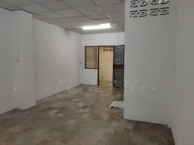 ขาย - ขายถูกมาก ทาวน์เฮาส์ บ้านร่มทิพย์ หทัยราษฎร์ 33, กรุงเทพ