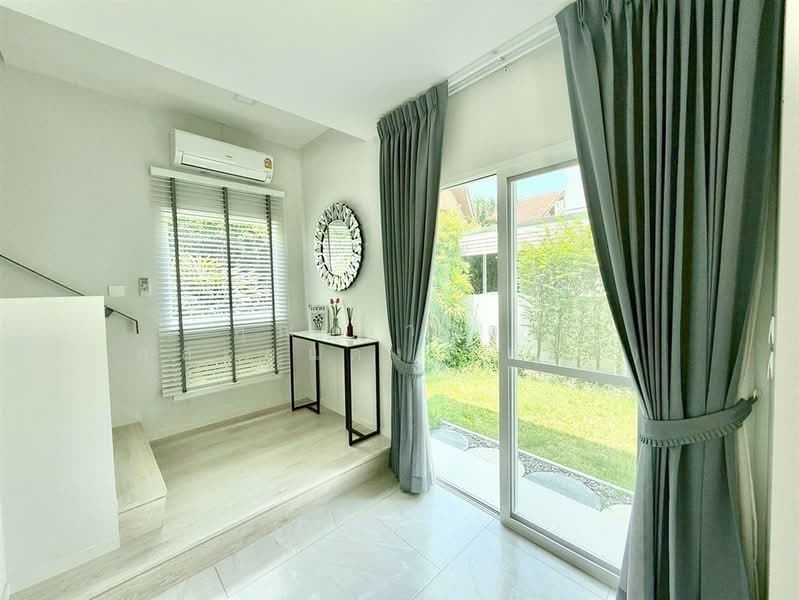 Mantana 2 Motorway - New Krungthepkreetha, Bangkok, Manthana 2 Motorway-New Krungthep Kreetha Intersection, Phatthanakan Road 4, Khlong Song Ton Nun, Lat Krabang, Bangkok, 4 Bedrooms, 450 sqm, Single Detached House For Sale, by คุณ ปารดา พลอยแดง (ก้อย), 500355973 - DDproperty.com