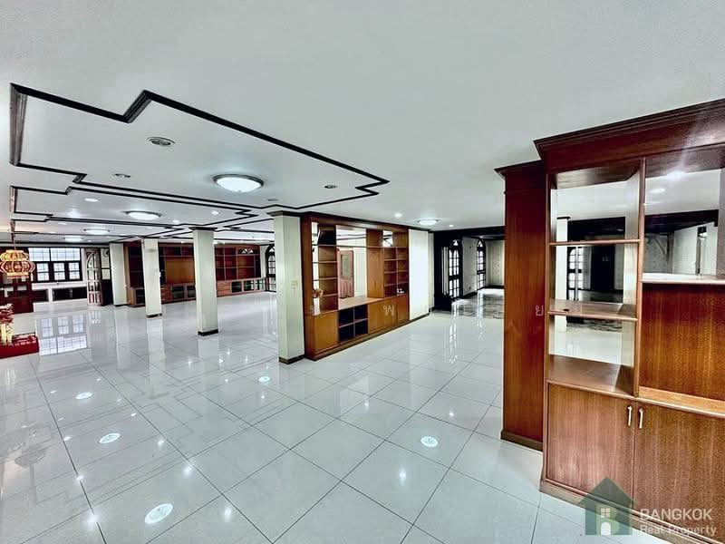 Sutthisan | Large Detached 6 Bedroom House – Development Opportunity Edit, Bangkok, Samsen Nok, Huai Khwang, Bangkok, 6 Bedrooms, 600 sqm, Single Detached House For Sale, by Chakkrapong Ponyeam, 500356002 - DDproperty.com