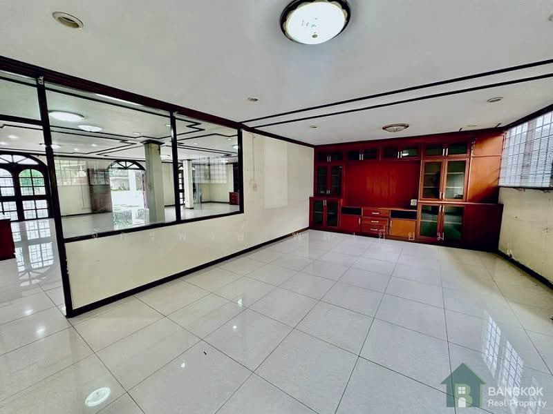 ขายบ้านเดี่ยว สุทธิสาร (ลาดพร้าว 48) ,ห้วยขวาง, กรุงเทพ, สามเสนนอก, ห้วยขวาง, กรุงเทพ, 600 ตร.ม., บ้านเดี่ยว ขาย, โดย จักรพงษ์ พลเยี่ยม, 500356002 - DDproperty.com