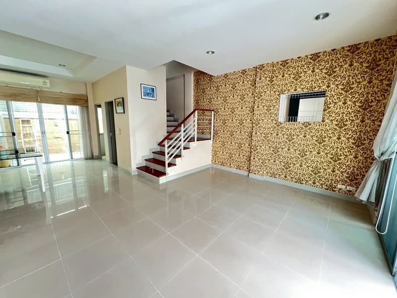 Baan Klang Krung The Royal Vienna Ratchavipa - Ratchadaphisek, Bangkok, Chatuchak, Bangkok, 3 Bedrooms, 200 sqm, Townhouse For Rent, by สุชาติ ปรีชา, 500356051 - DDproperty.com